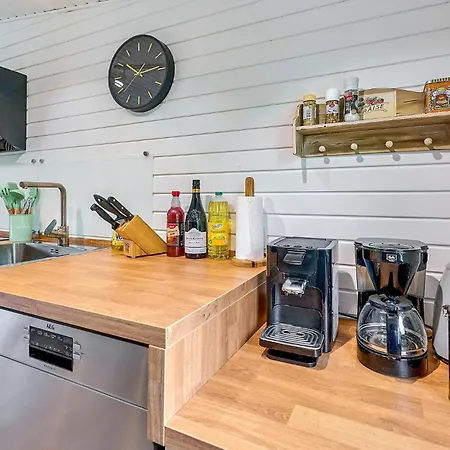 Semesterbostad Lovely In Farvang With Kitchen Brårup