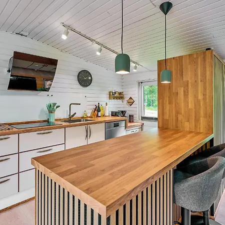 Lovely In Farvang With Kitchen Semesterbostad