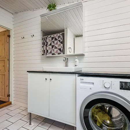3 Bedroom Stunning In Farvang Feriehus