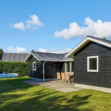 3 Bedroom Stunning In Farvang Fårvang