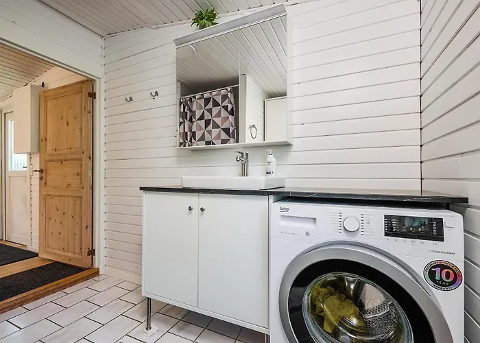 3 Bedroom Stunning In 펜션